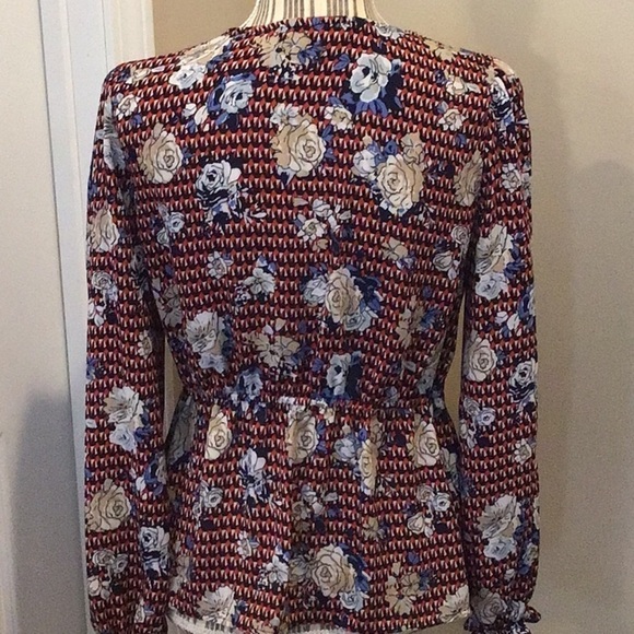 Almost Famous Floral Long Sleeve Top Blouse Size Small - Picture 5 of 6
